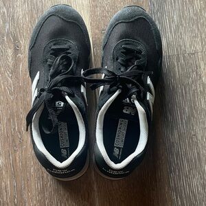 NEW BALANCE Men's Black and White Sneakers